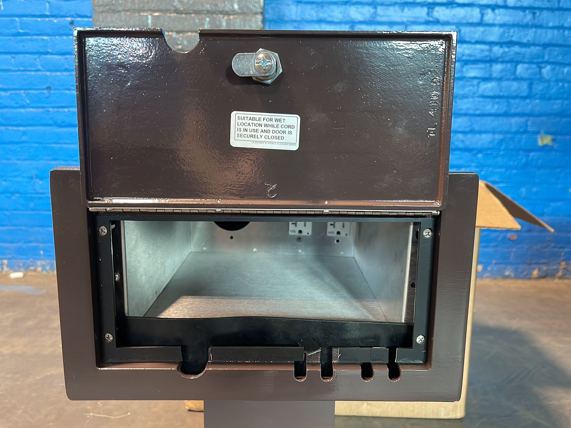 Cole Lighting Exterior Pedestal-mounted Plugging Box - Tl410-wcs-ped/ada