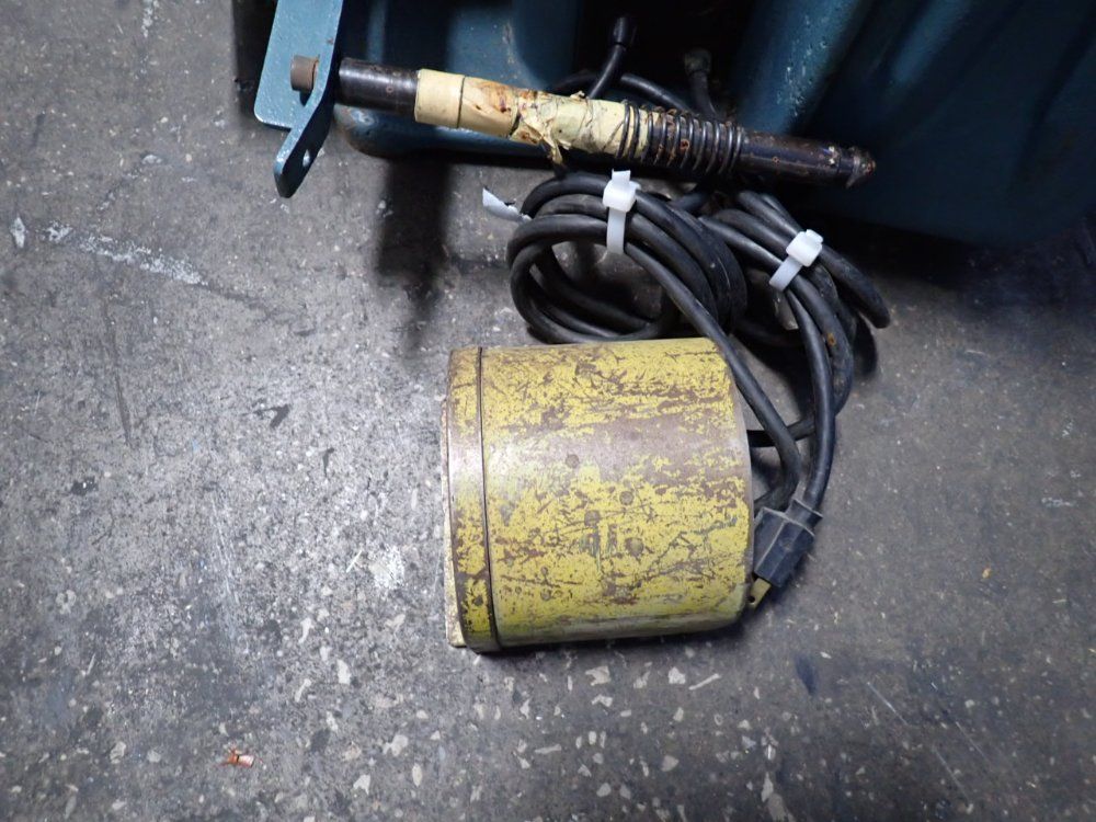 Amp Bench Punch - 565435-5