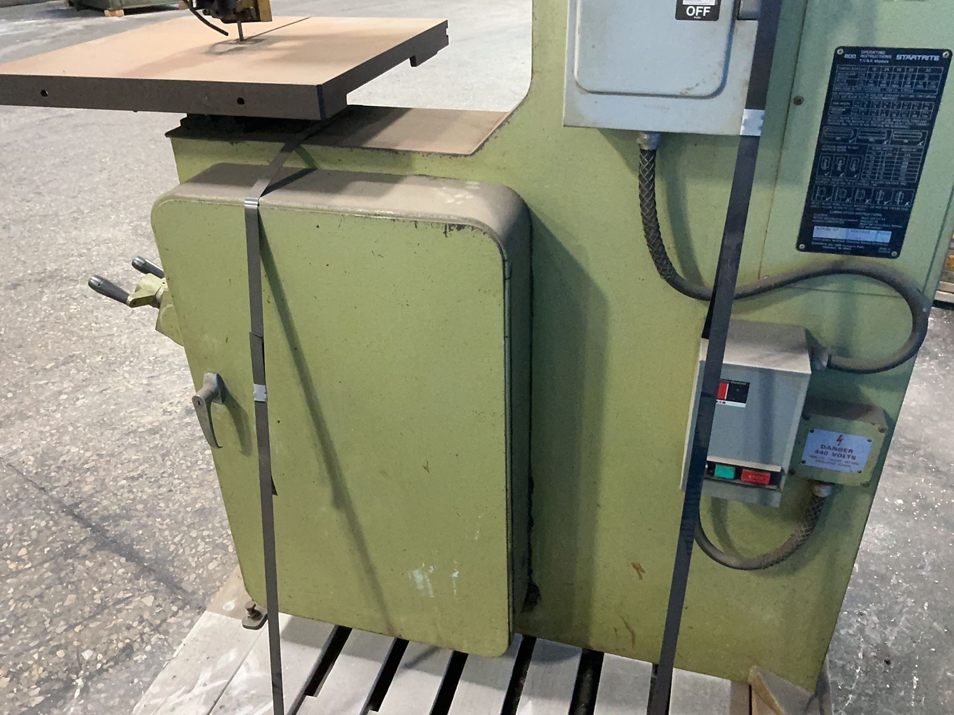 Startrite 21” X 21” Vertical Band Saw - Bro.25