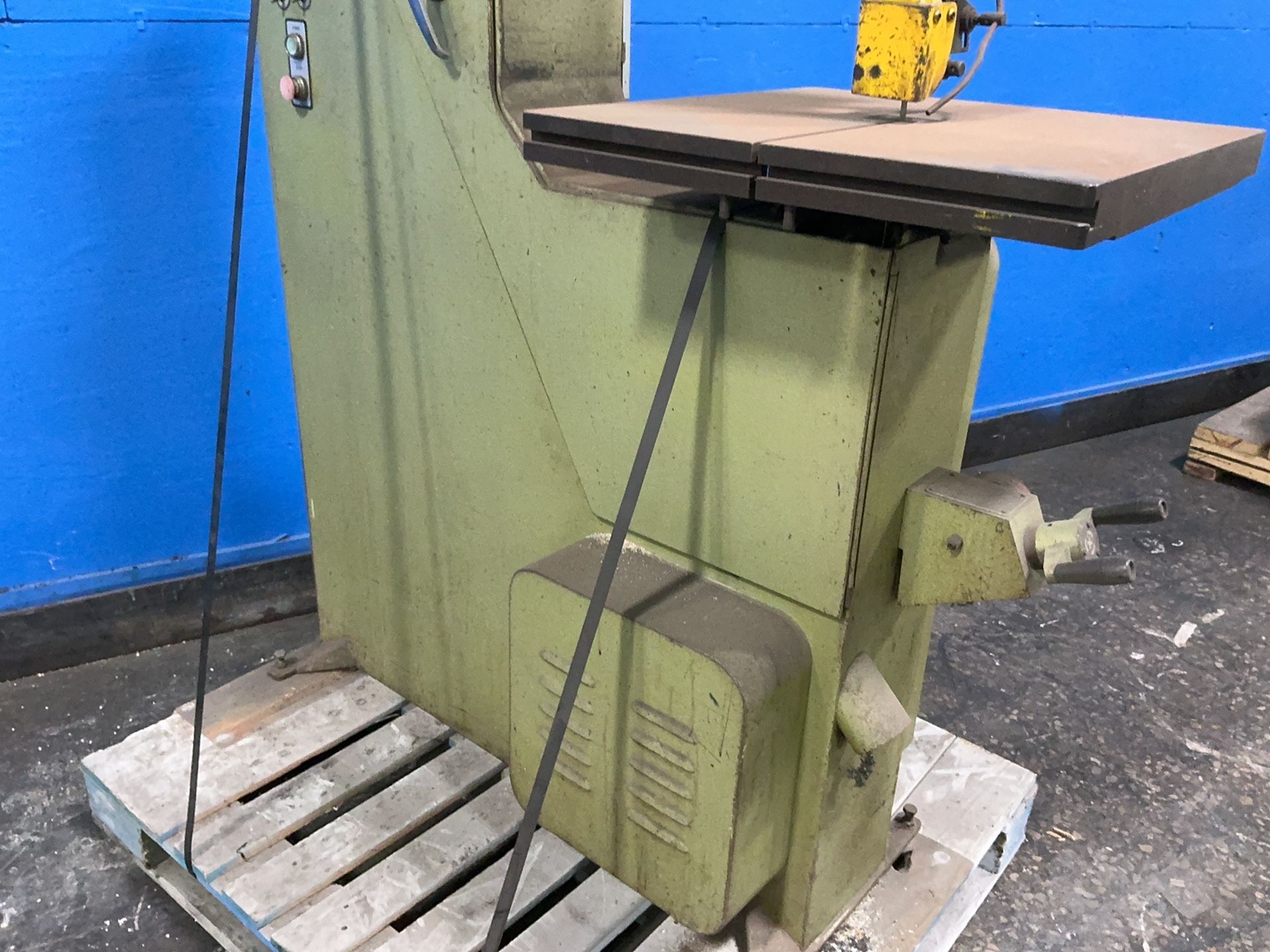 Startrite 21” X 21” Vertical Band Saw - Bro.25