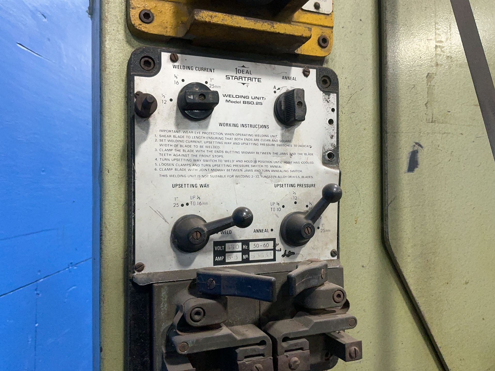 Startrite 21” X 21” Vertical Band Saw - Bro.25