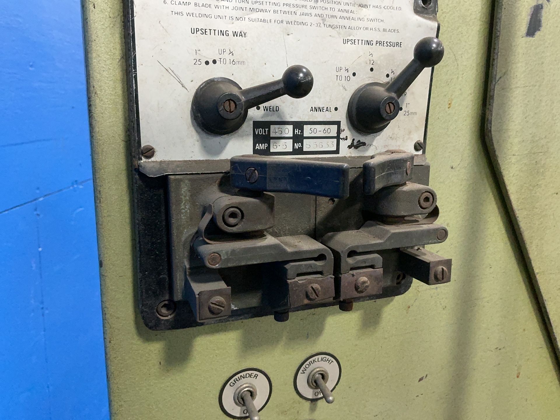 Startrite 21” X 21” Vertical Band Saw - Bro.25