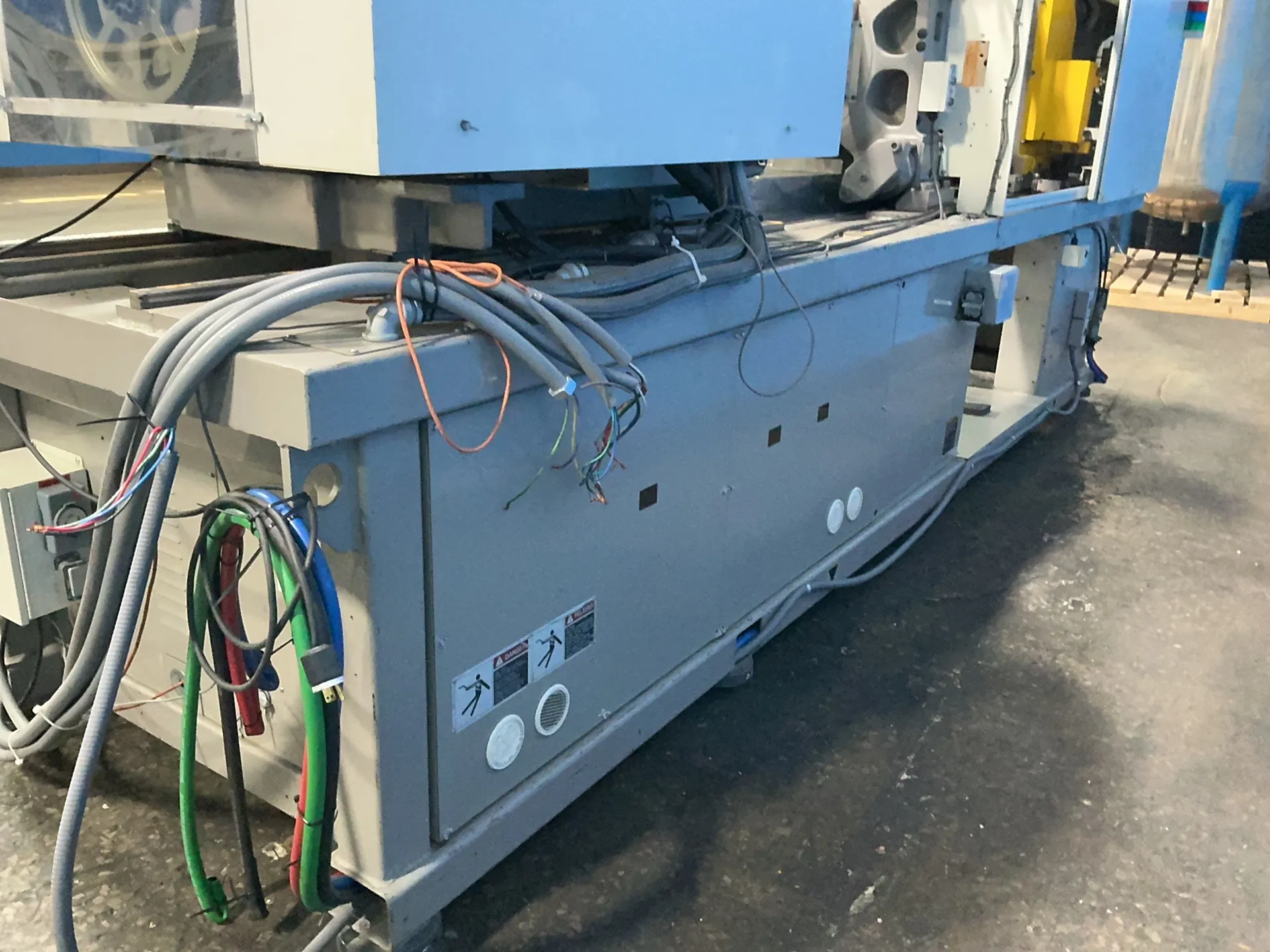 Toshiba Injection Molder - Ec180v21-4