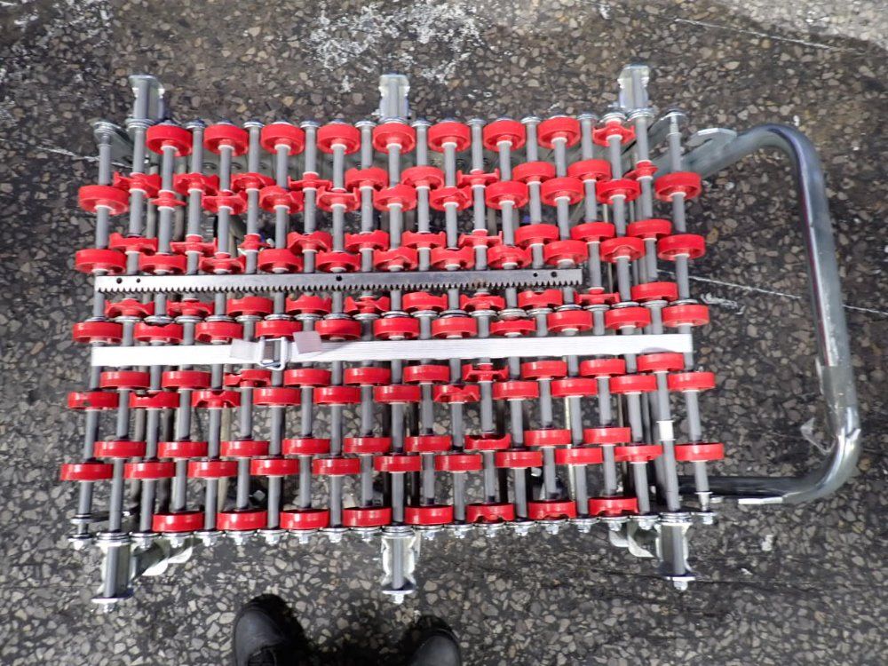 Flexible 23" X 7'1" Expandible Skatewheel Conveyor - Nestaflex 175