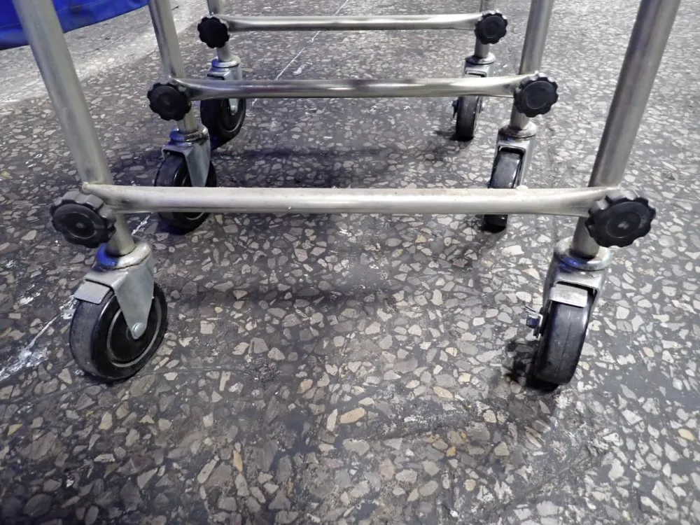 Flexible 23" X 7'1" Expandible Skatewheel Conveyor - Nestaflex 175