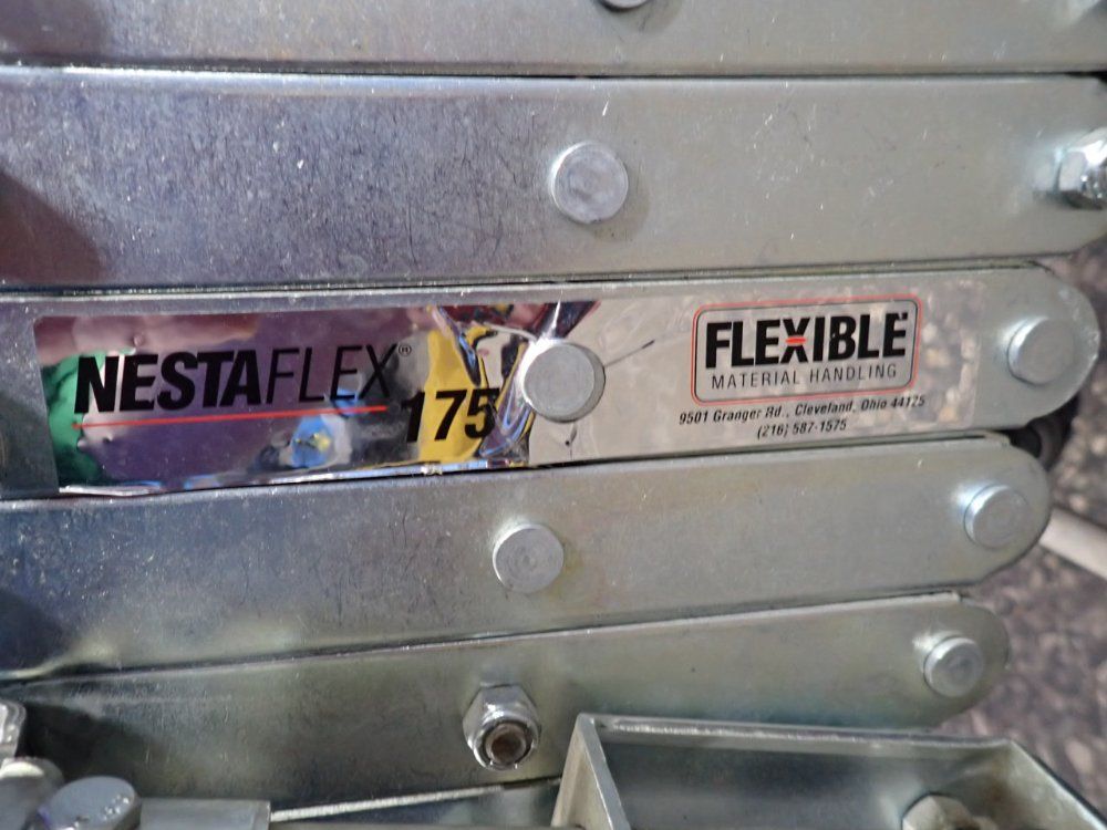 Flexible 23" X 7'1" Expandible Skatewheel Conveyor - Nestaflex 175