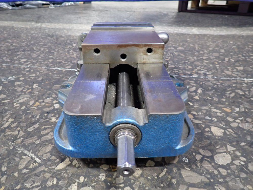 Kurt Mfg. 6" X 12" Vise - D675