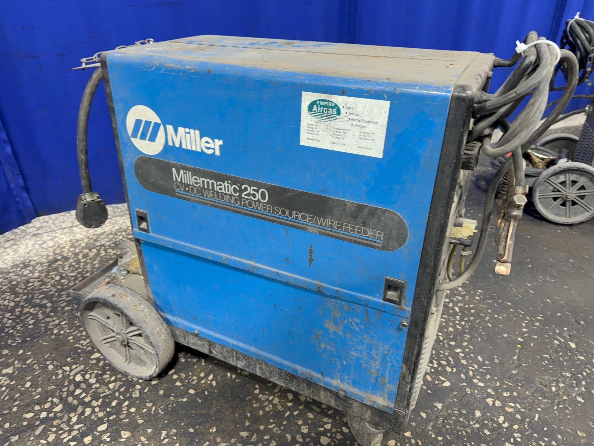 Miller 200 Amp Welder - Millermatic 250