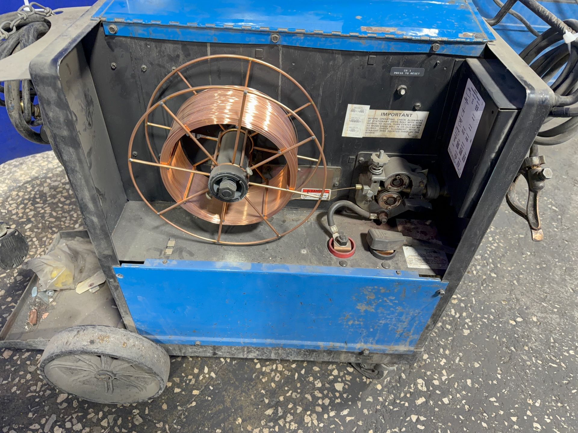 Miller 200 Amp Welder - Millermatic 250