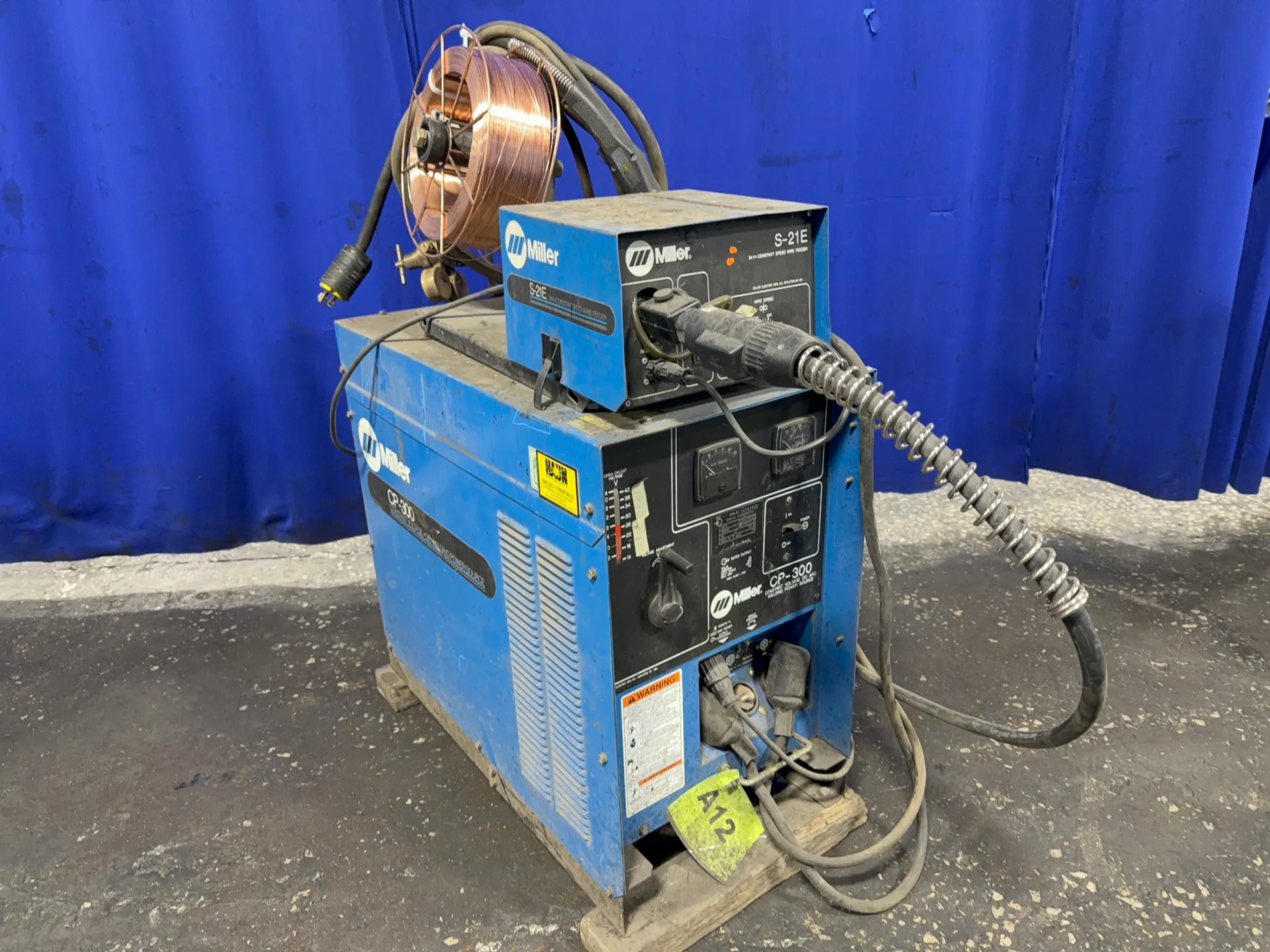 Miller 300 Amp Welder - Cp-300