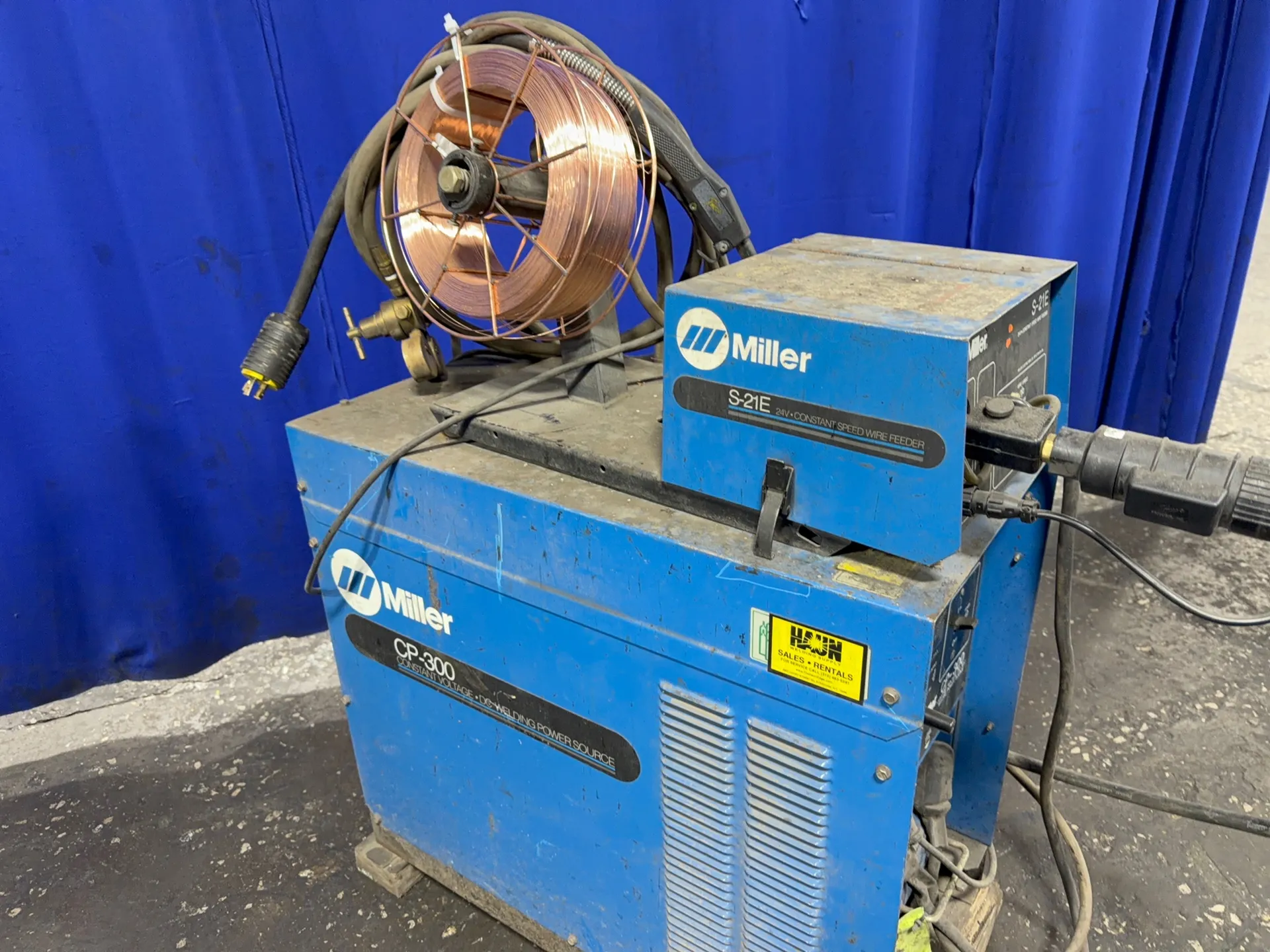 Miller 300 Amp Welder - Cp-300