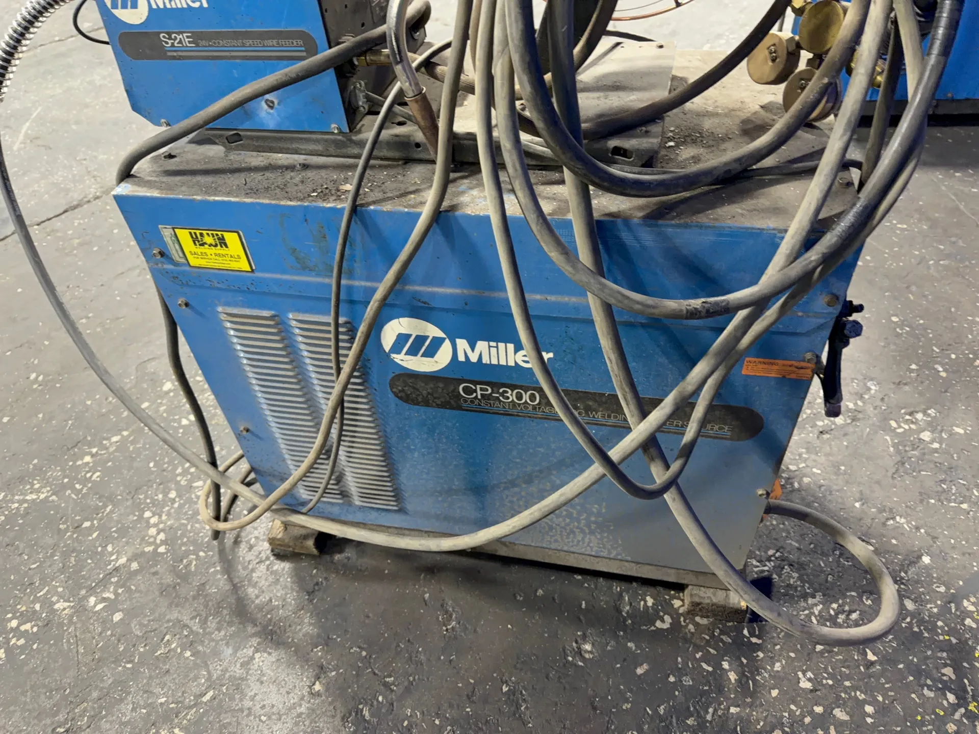 Miller 300 Amp Welder - Cp-300
