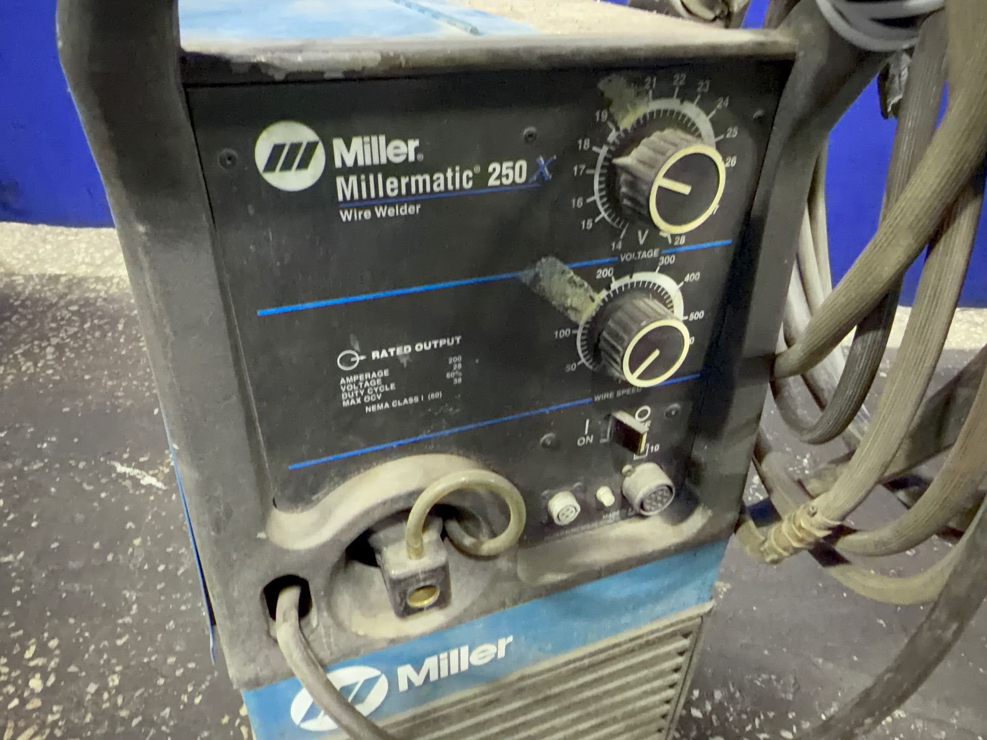 Miller 200 Amp Welder - Millermatic 250