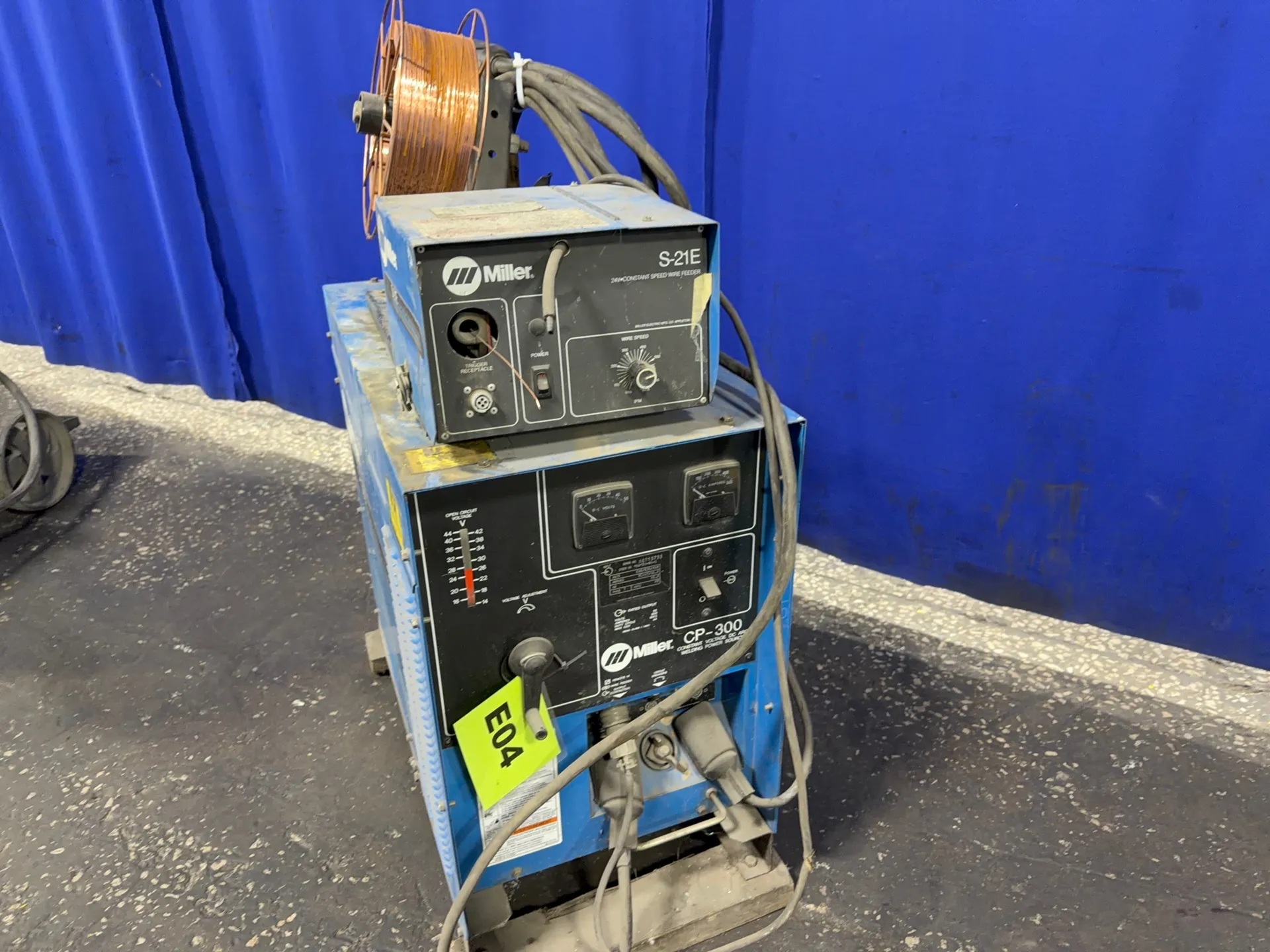Miller 300 Amp Welder - Cp-300