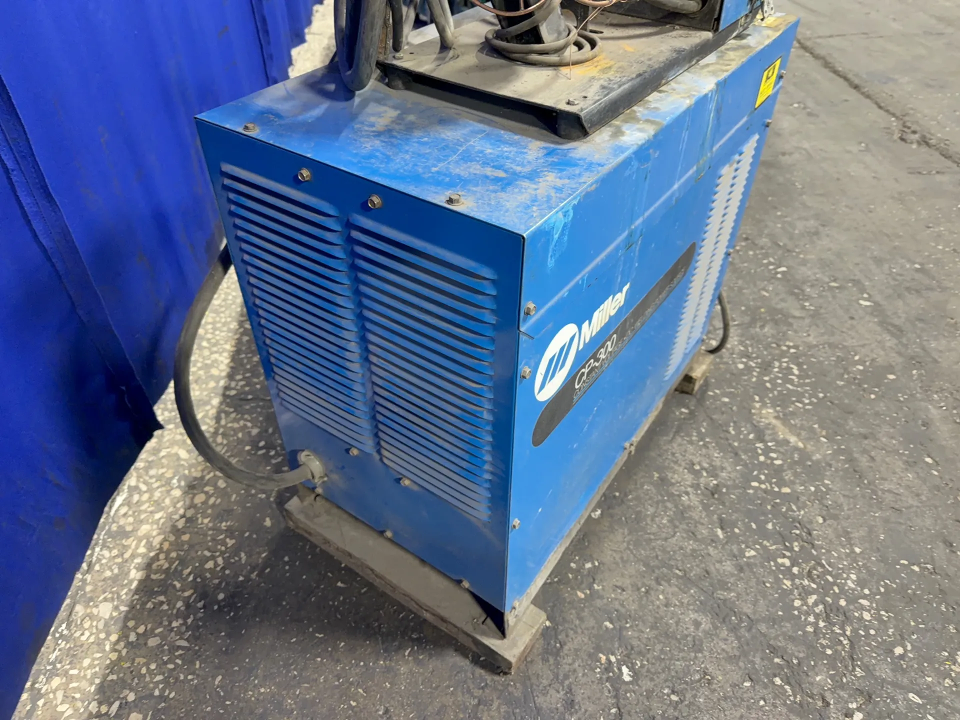 Miller 300 Amp Welder - Cp-300