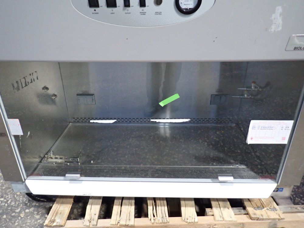 Labgard Biological Safety Cabinet - Nu-425-400