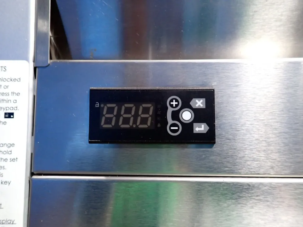 Traulsen 8 @ 25" X 20" Refrigerator - G24314p