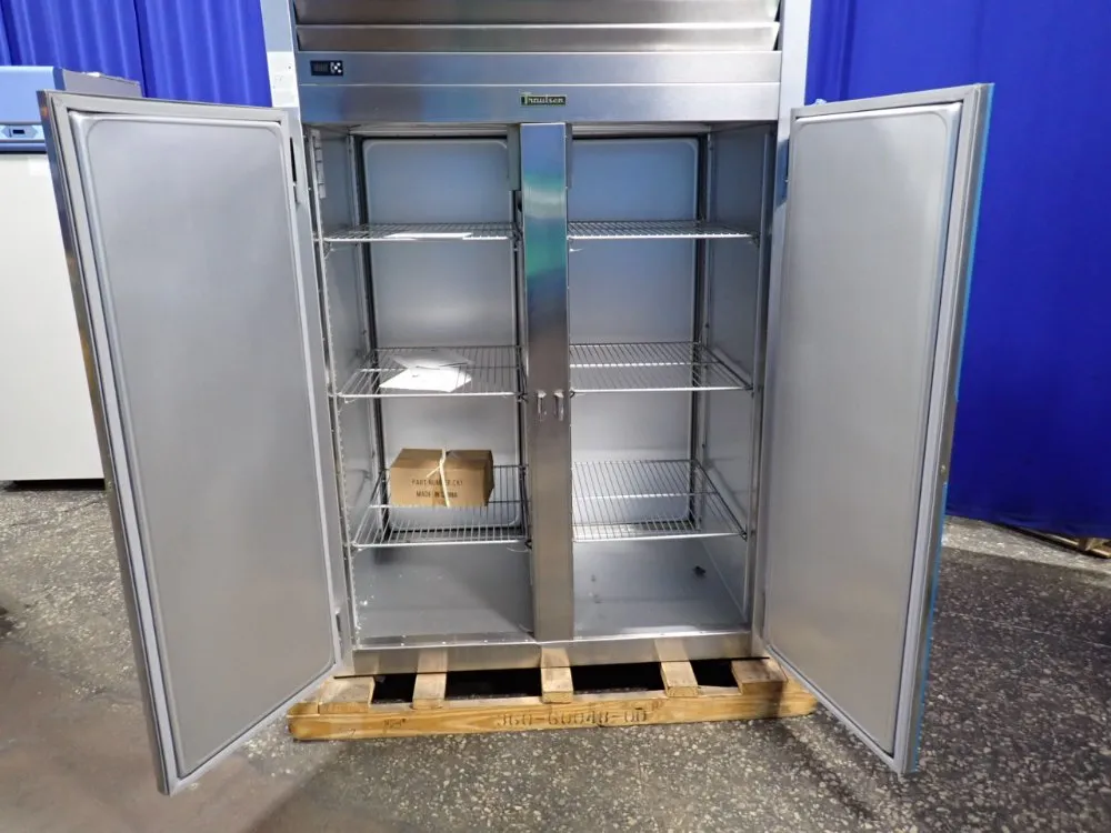 Traulsen 8 @ 25" X 20" Refrigerator - G24314p