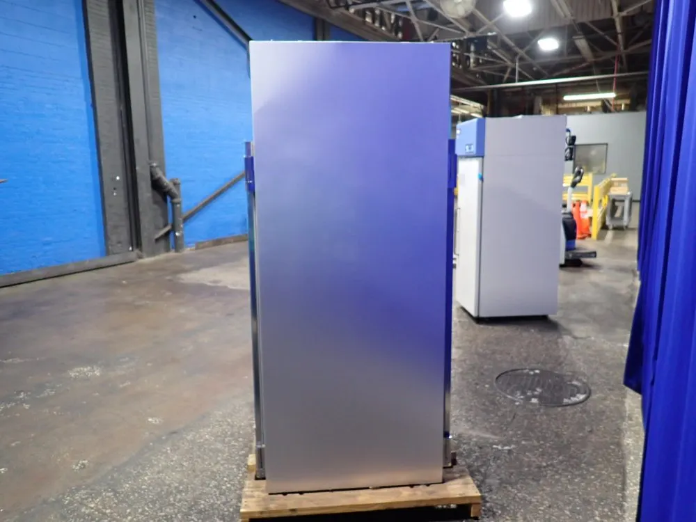 Traulsen 8 @ 25" X 20" Refrigerator - G24314p