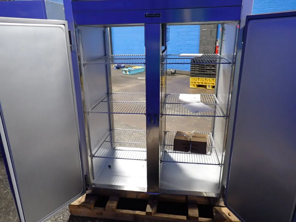 Traulsen 8 @ 25" X 20" Refrigerator - G24314p