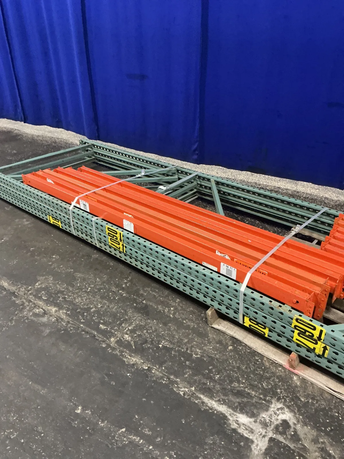44” X 241” Pallet Racking - Teardrop