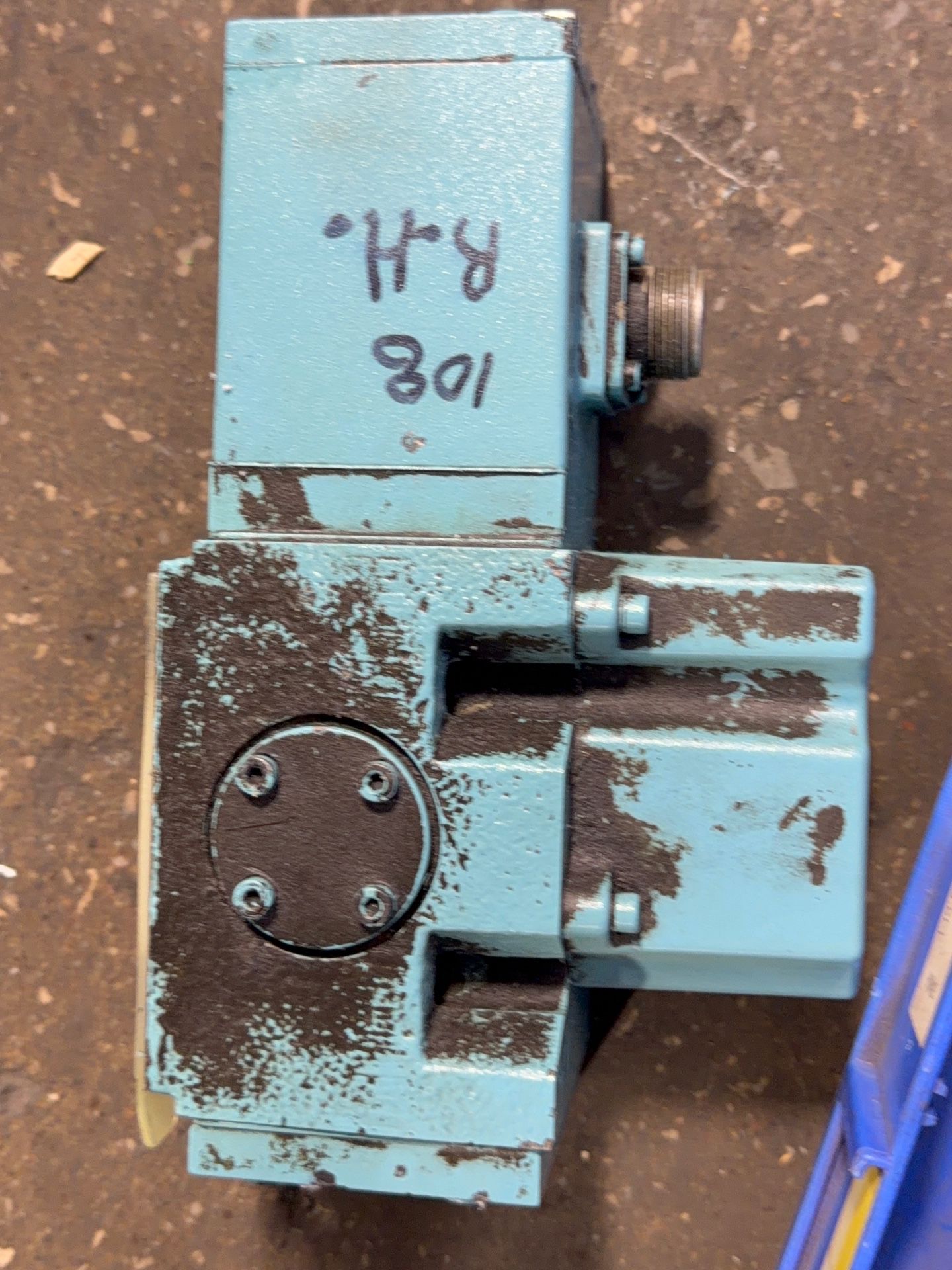 Moog Hydraulic Valves - 641-201a