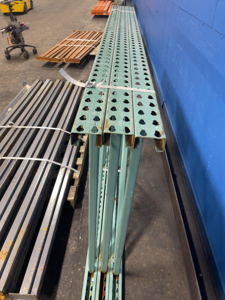 48" X 96" Pallet Racking - Tear Drop