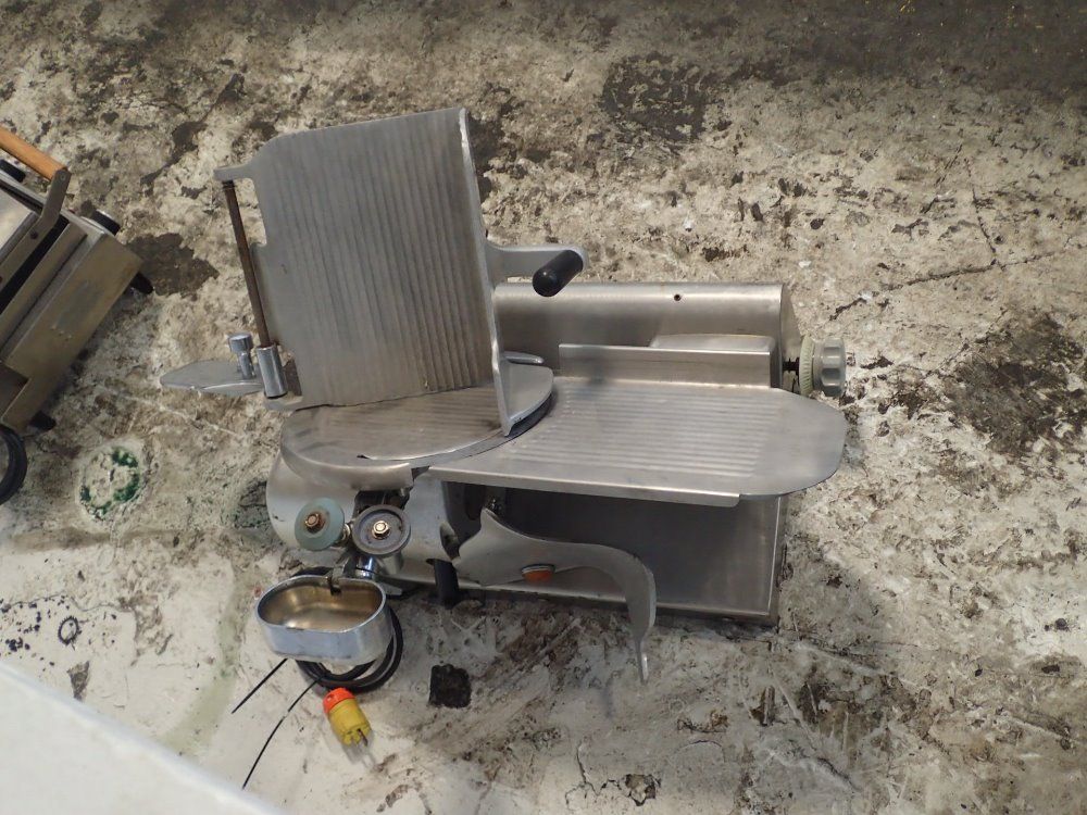 Globe Slicing Machine Co. S/s Meat Slicer - 500