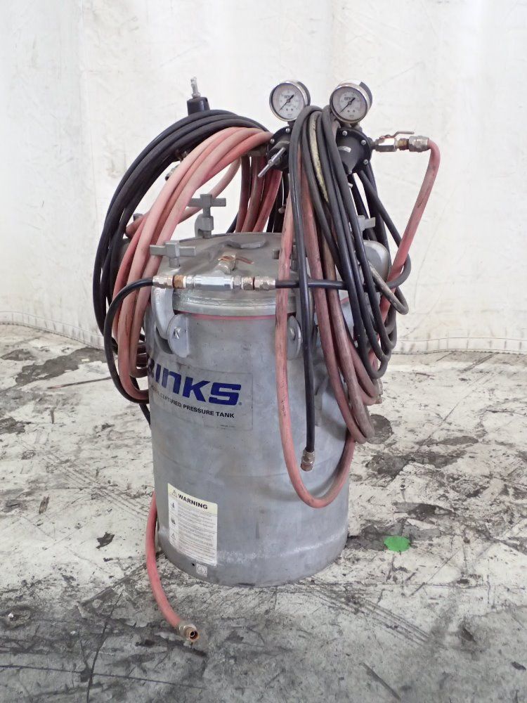 Binks 15'' X 21'' Pressurized Paint Pot