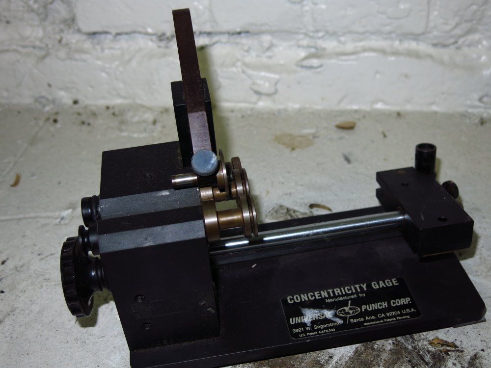 Universal Gage Concentricity Gauge
