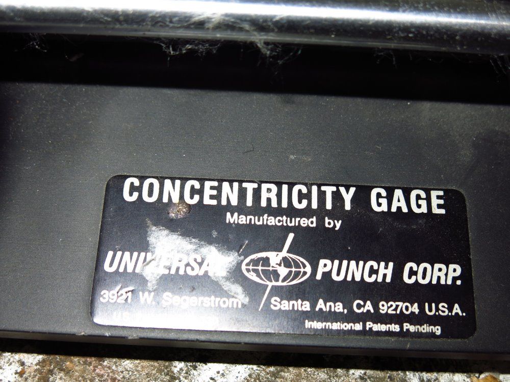 Universal Gage Concentricity Gauge