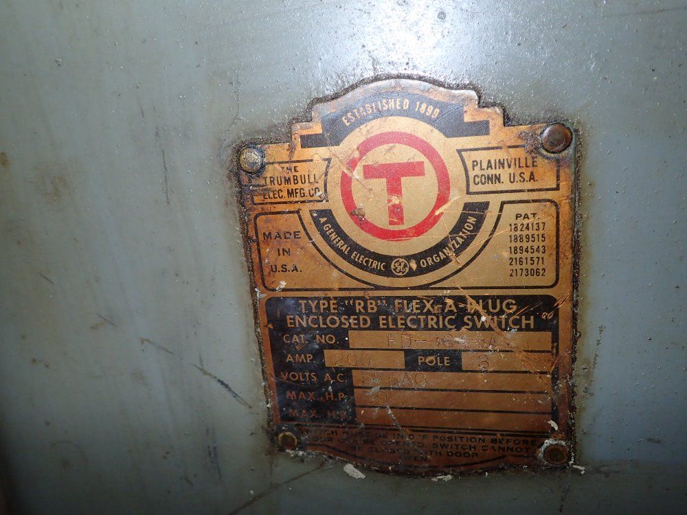 Trumbell Electric Bus Plug