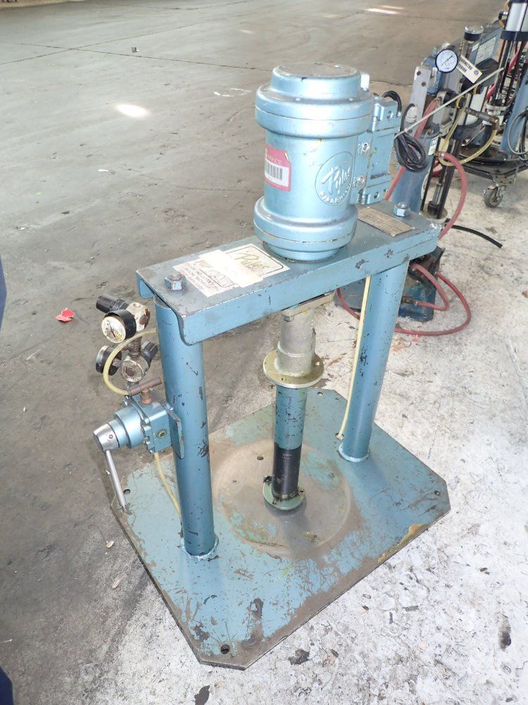 Pyles Pneumatic Bucket Pump