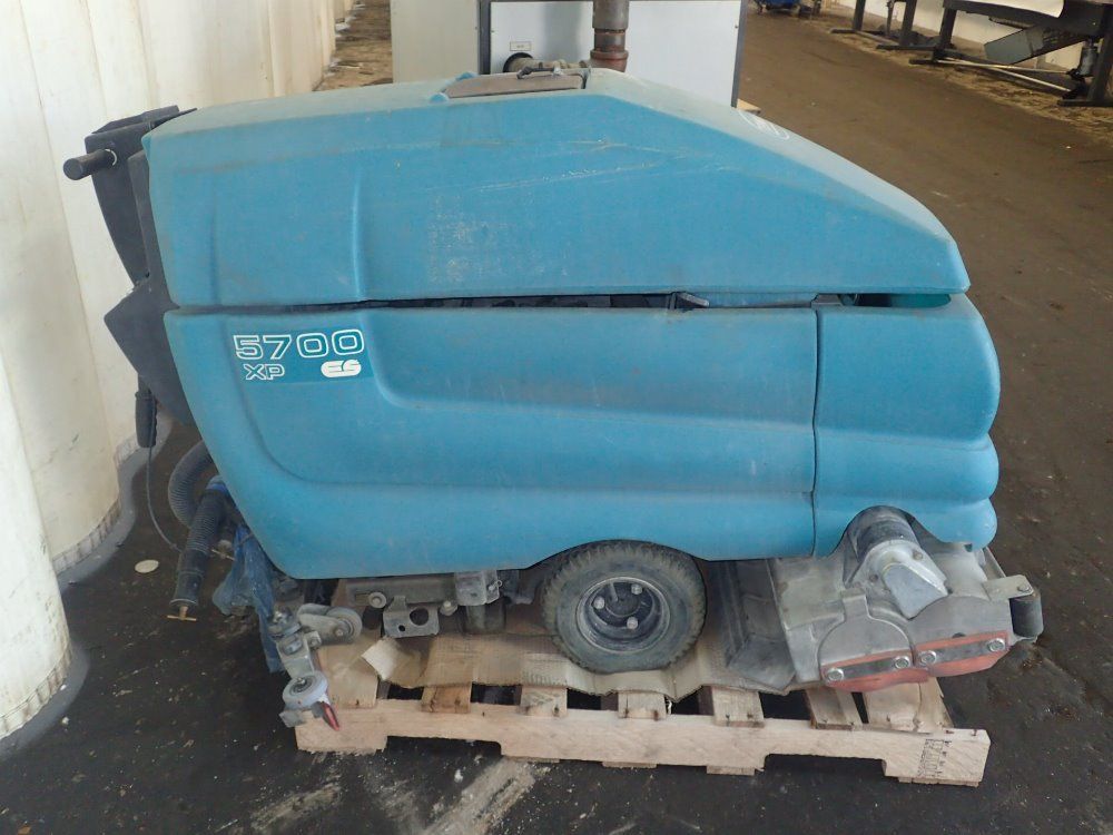 Tennant Floor Scrubber