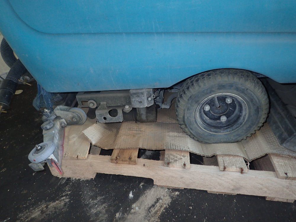 Tennant Floor Scrubber