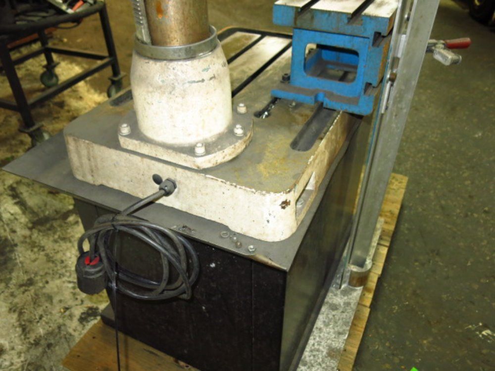Rong Fu Radial Arm Drill
