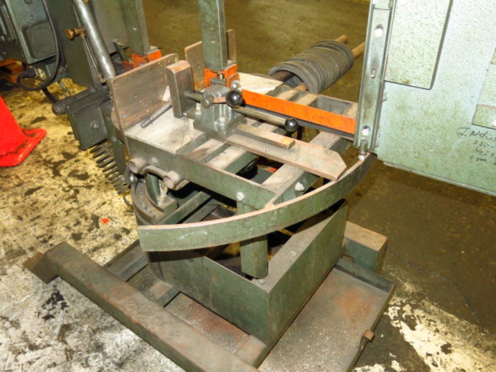 Ellis 22'' X 11'' H Horizontal Band Saw - 1800