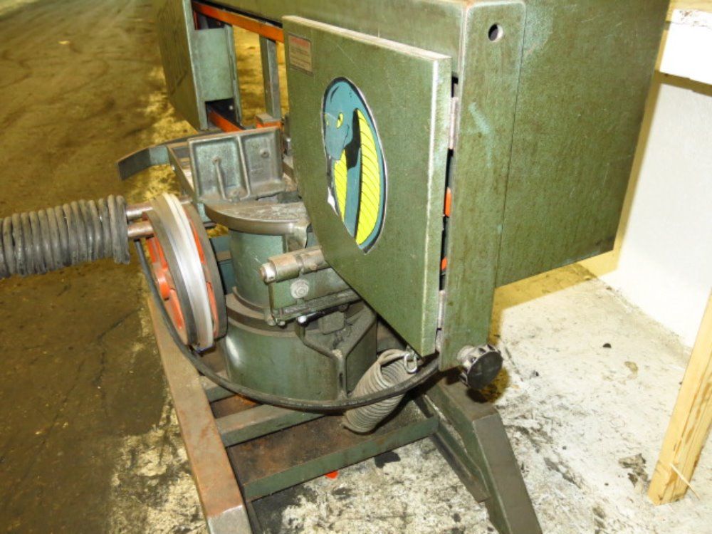 Ellis 22'' X 11'' H Horizontal Band Saw - 1800
