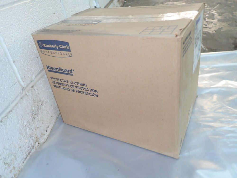 Kimberly Clark / Kleenguard Protective Coveralls / Paint Suits