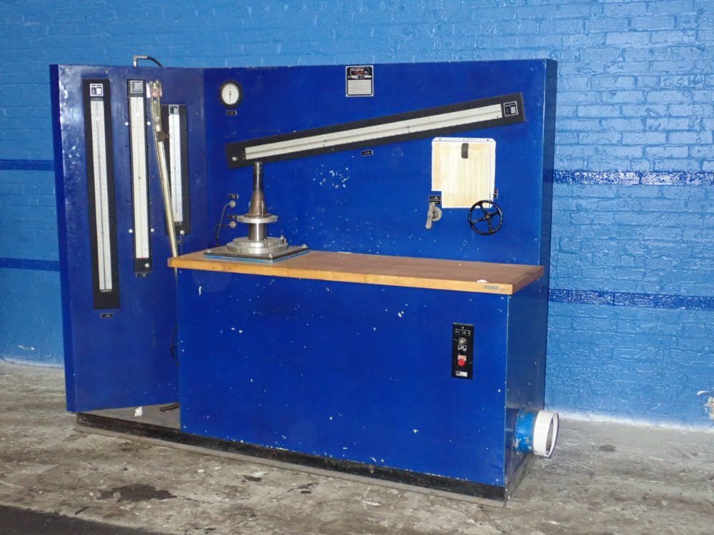 The Meriam Instrument Co. Cylinder Head Flow Bench