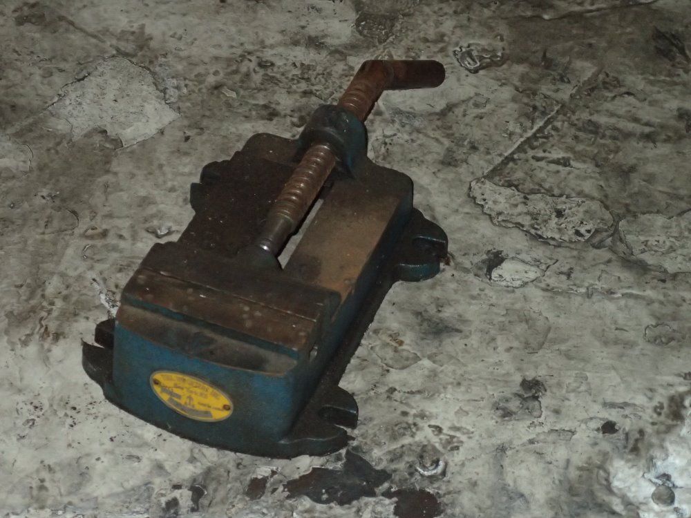 Tool Importers Inc Vise