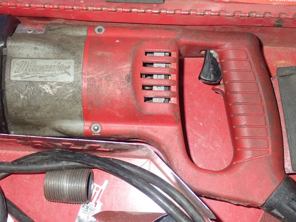 Milwaukee Electric Reciprocating Saw