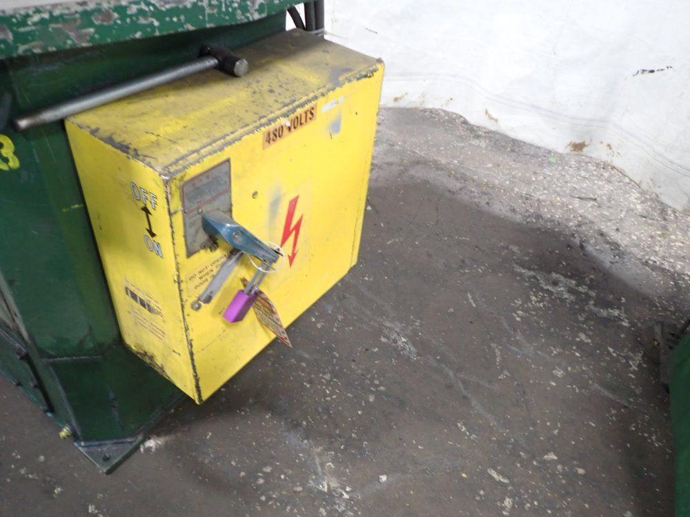 Amada Hydraulic Notcher