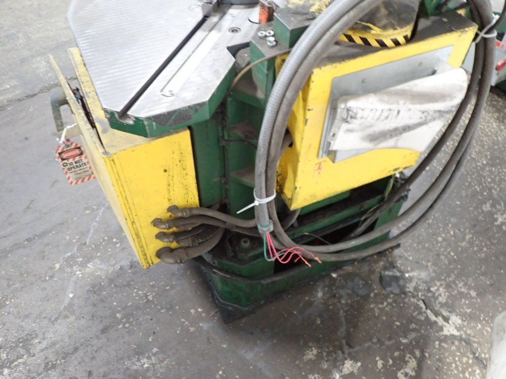 Amada Hydraulic Notcher