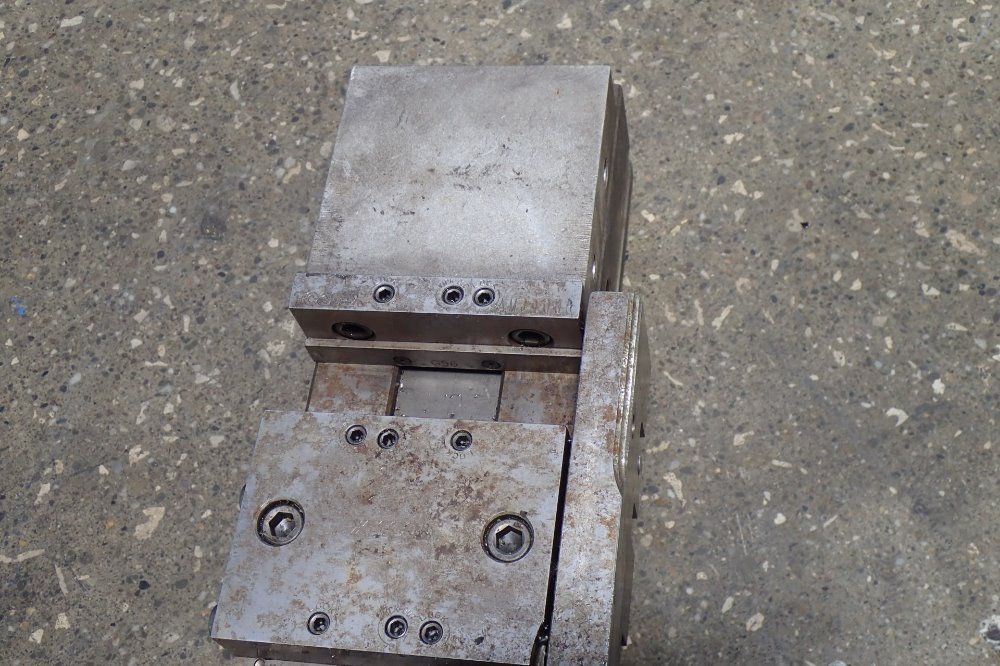 Toolex/ Teco 4" Dual Vise