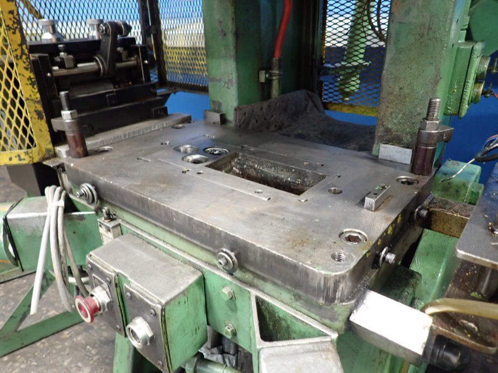 L & J Press Co. Obi Press