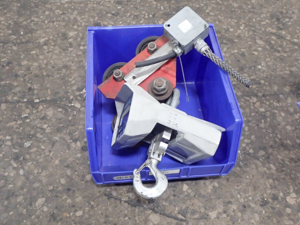 Challenger Trolley With Scale