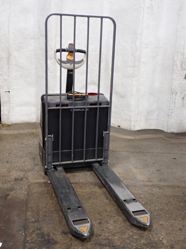 Crown 4500# Wp3035-45/e Electric Pallet Jack - Wp3035-45/e