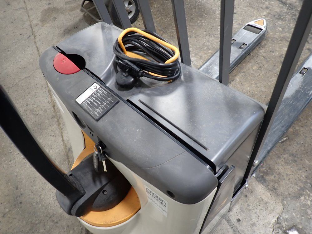 Crown 4500# Wp3035-45/e Electric Pallet Jack - Wp3035-45/e
