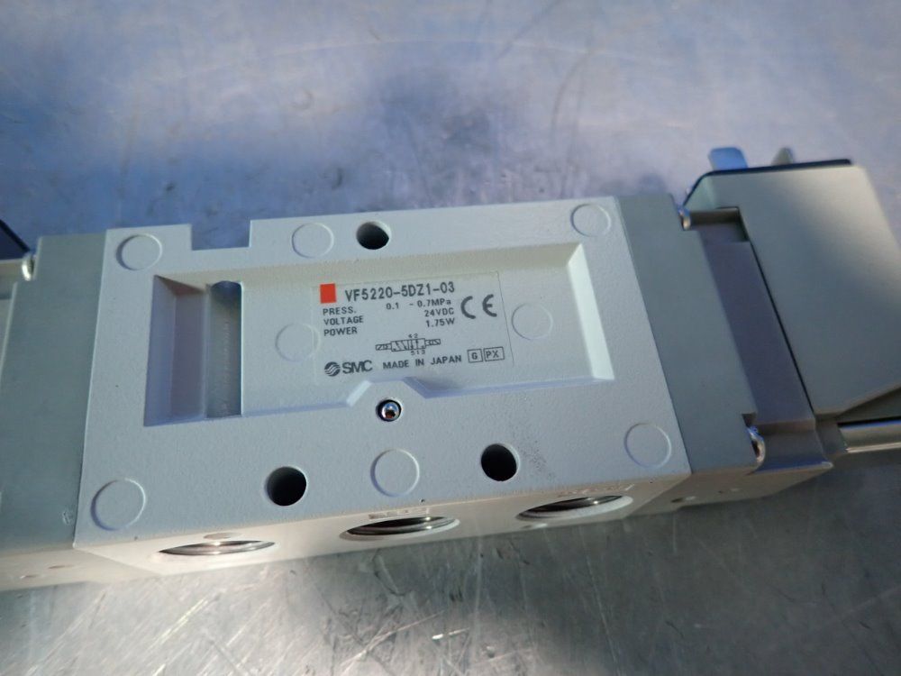 Ckd 2 Pcs Solenoid Valve Lot Ckd Ab2x0018, Smc Vf5220-5dz1-03 - Ab2x0018